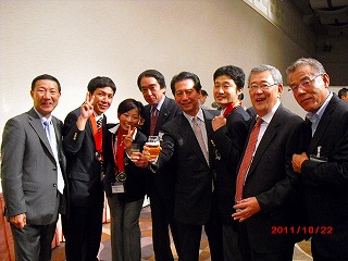 全国サービス技術大会チーム優勝